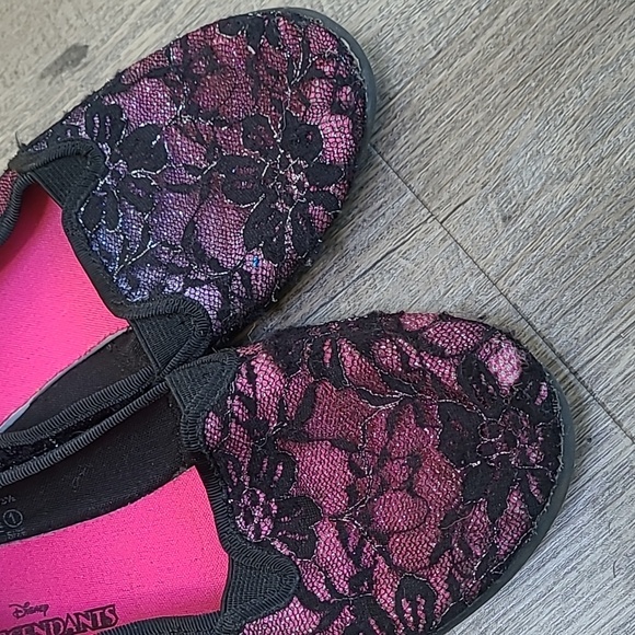 Disney Descendants Slip On Lace Flats Multicolored Size 1 - Picture 4 of 5